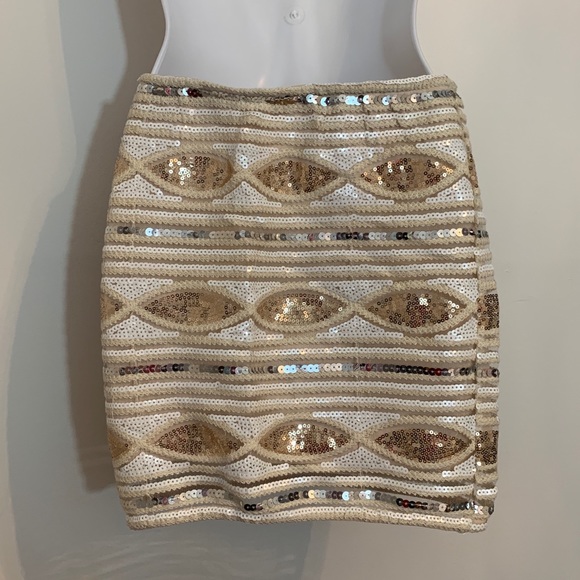 Cream Sequin Skirt by English Rose. Size small - Picture 7 of 8
